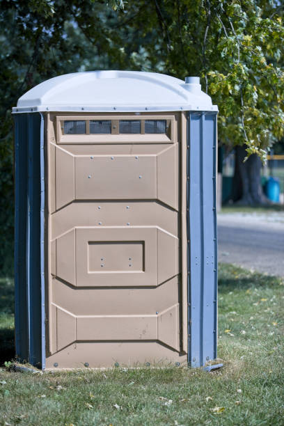 Porta potty delivery and setup in Panama City Beach, FL